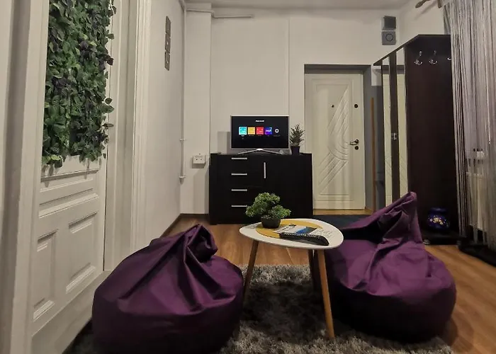 Fun House - Spacious Apartment Near Old Town